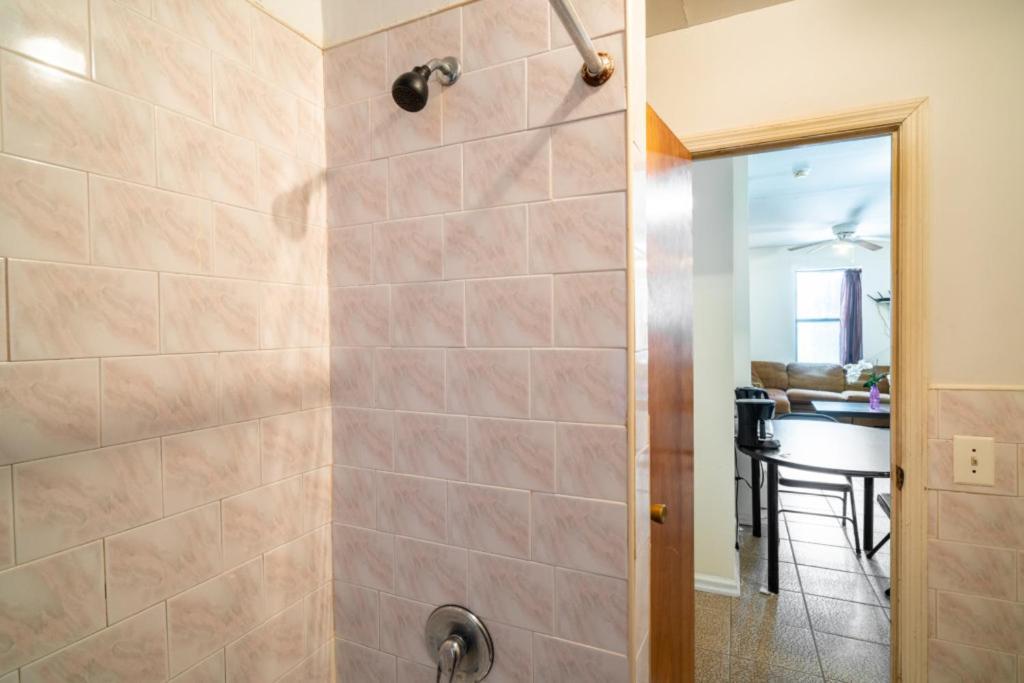 Eastern Parkway Guest House New York Bagian luar foto